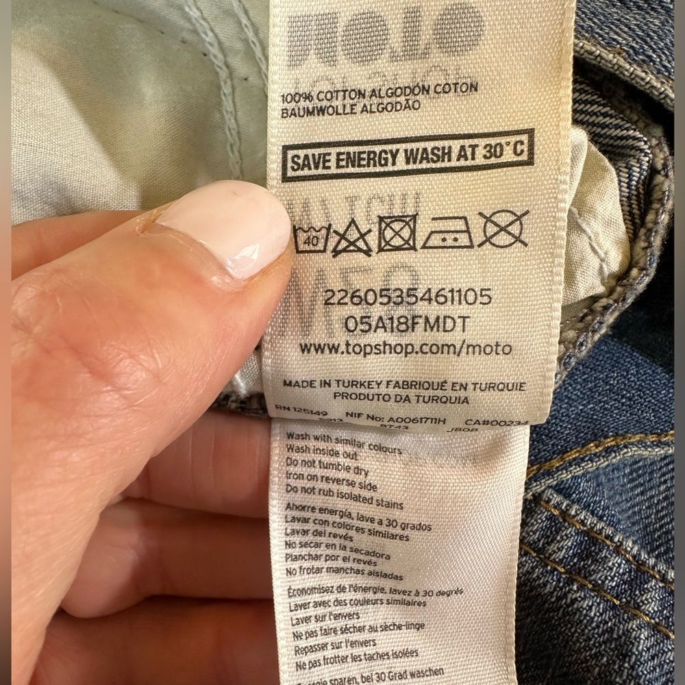 TOPSHOP Women’s Rolled Cuff High Rise Distressed Denim Jean Shorts Blue Size 6 - Picture 10 of 11
